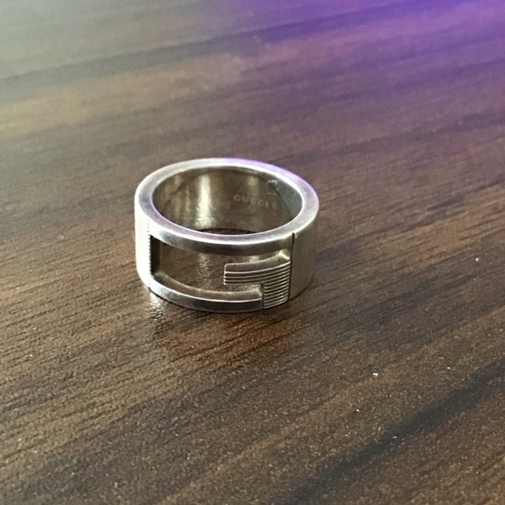 Gucci Silver 'G' Cutout Band Ring